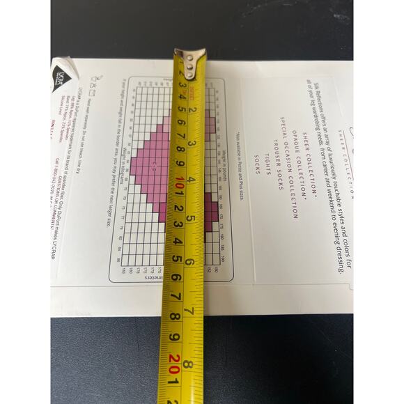 Hanes Silk Reflection NWT Sheer Collection Sandal Foot Size AB Jet - Picture 4 of 4